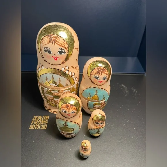 Russian nesting wood figures - made in Russia - Picture 2 of 3